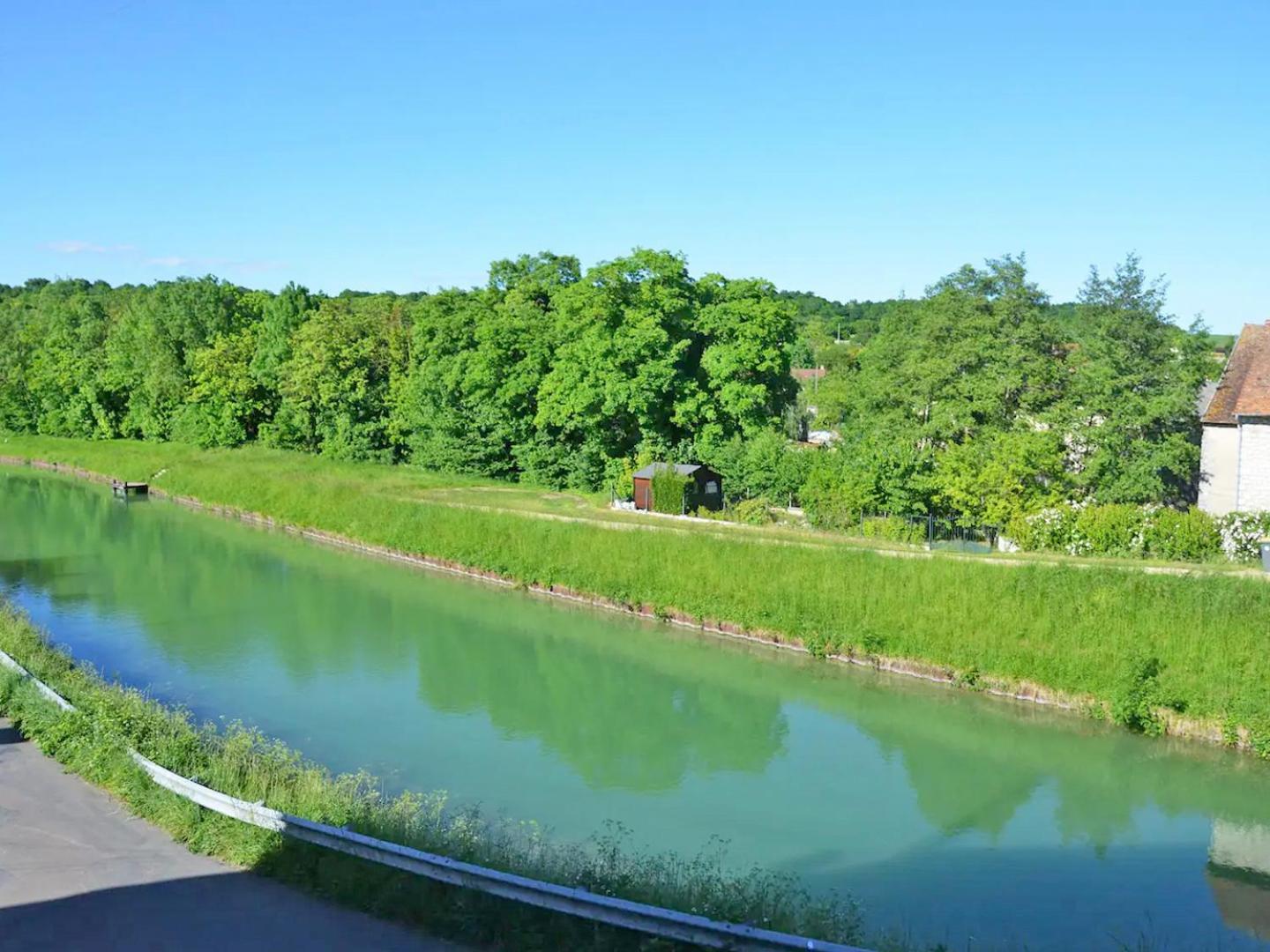 Grand T2 Renove - Bord Du Canal - Commerces A Pied Moret-sur-Loing Eksteriør billede